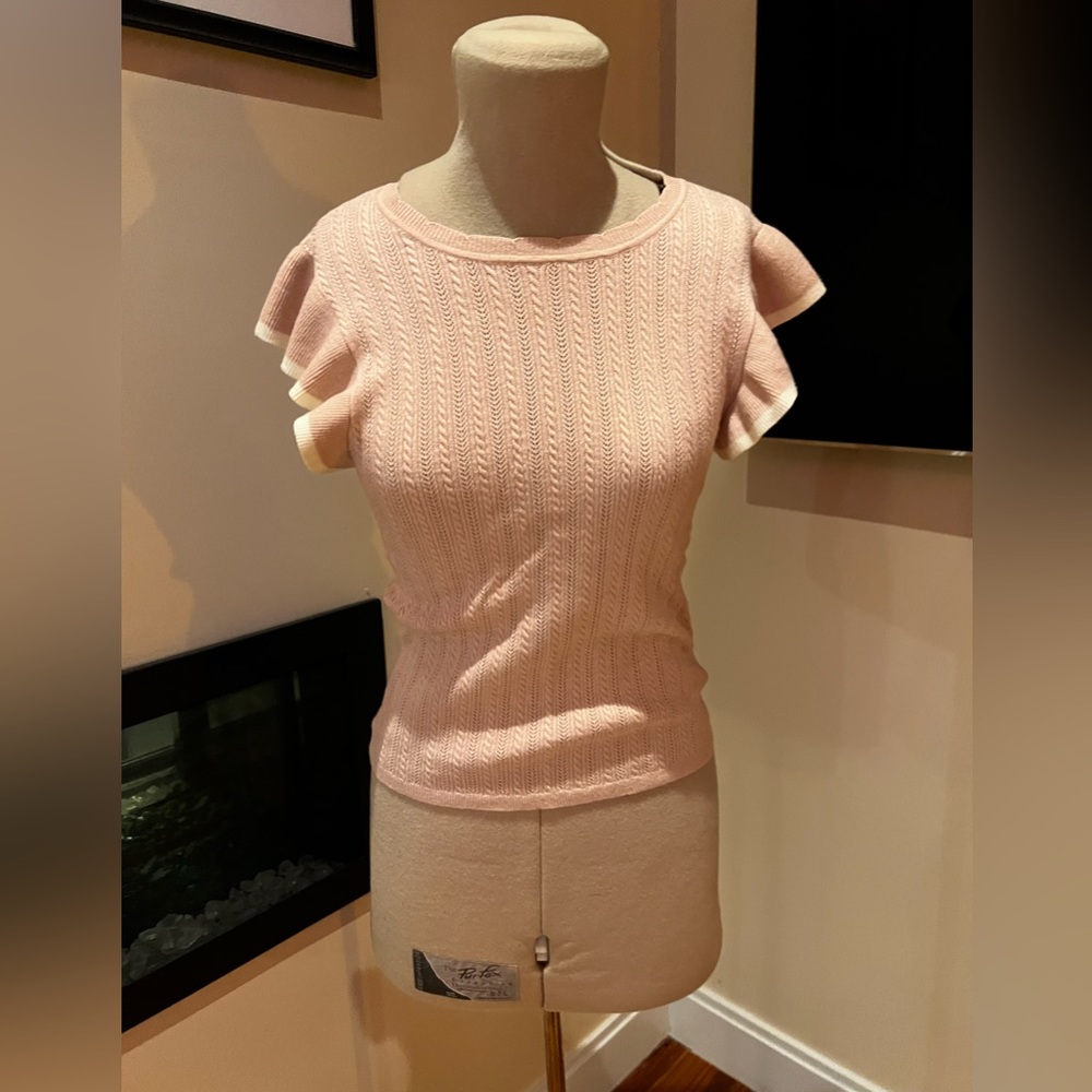 Hem and thread new cute top